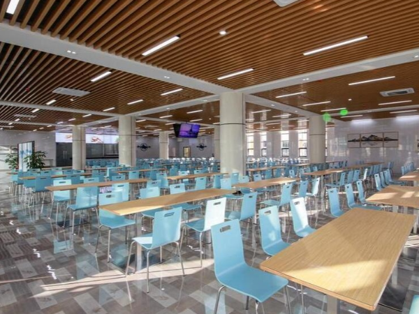 食堂智能監(jiān)控走進(jìn)校園，為學(xué)生健康飲食提供保障