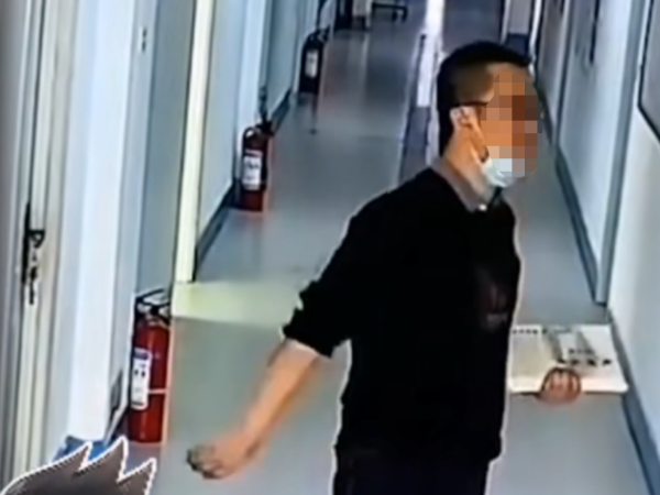 學(xué)校視頻監(jiān)控系統(tǒng)記錄下的他笑了，你呢？