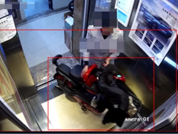 智能警戒攝像機(jī)